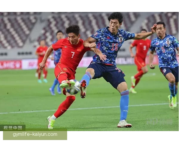 日本队富安健洋展现稳定表现，备受各界关注